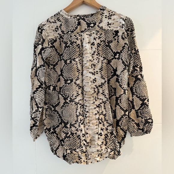 Laura Bianchi Snakeskin Top, Made in Italy, ptp 19”. - Picture 5 of 7